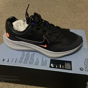Women’s wmns Nike zoom winflo 8 shield brand new size 10.5 US